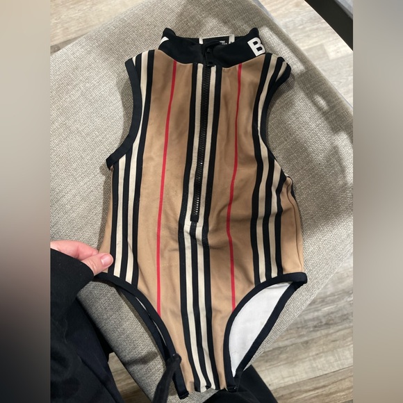 Burberry swim one piece for toddler girl size 3Y - Picture 5 of 9